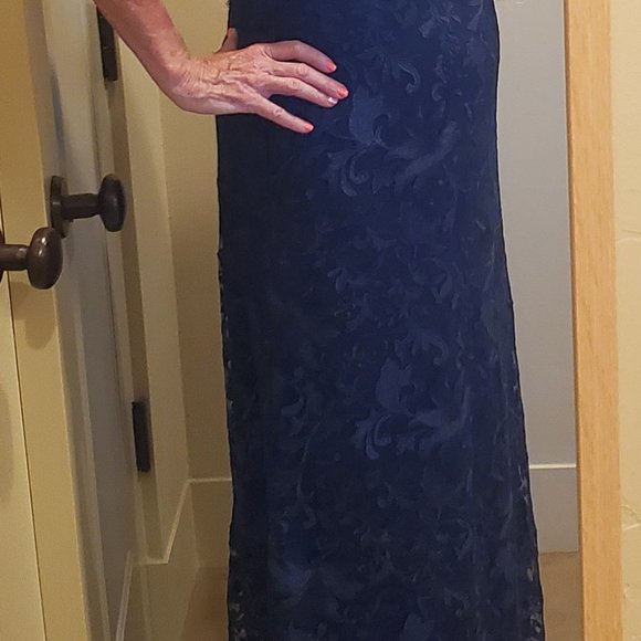 TADASHI SHOJI EMBROIDERED OFF-THE-SHOULDER  GOWN Sz 12 NWT - Picture 5 of 9